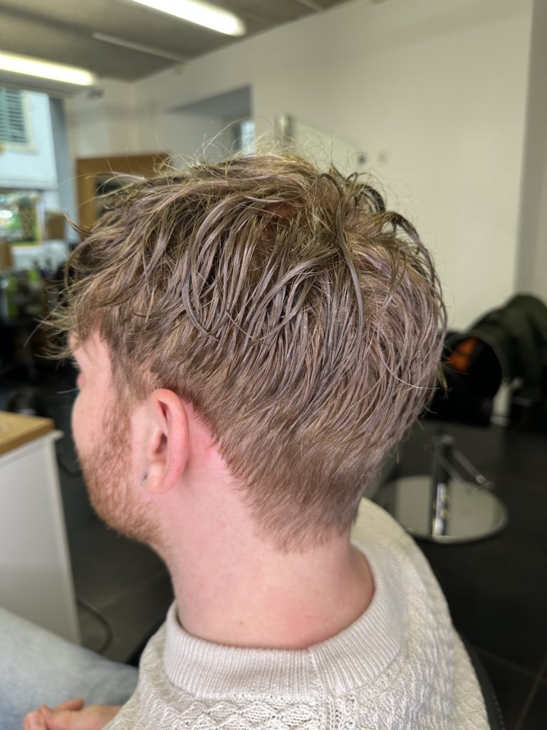 prothese-capillaire-avant-homme-faceaface-perruques-medicales-mc-coiffure-salon-estavayer-fribourg-suisse